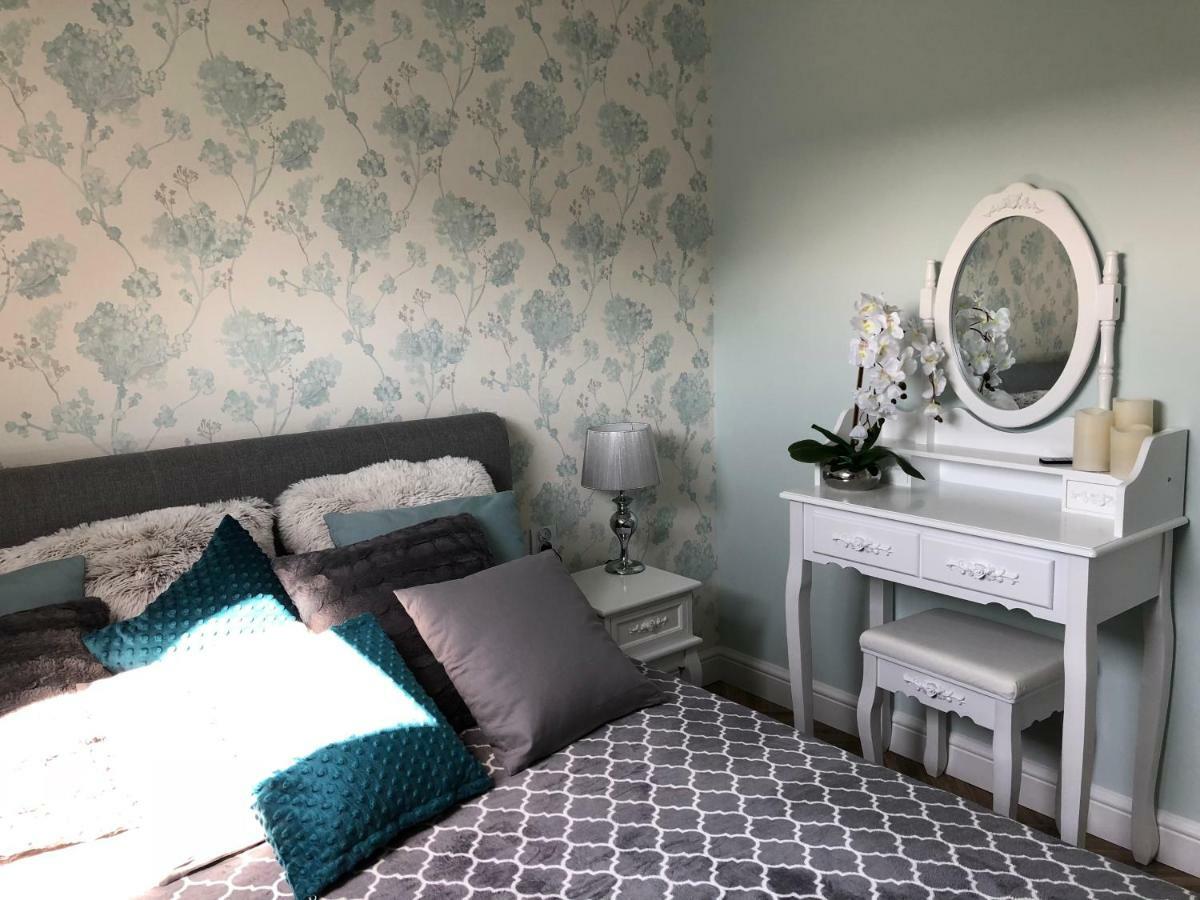 Family & Business Elegant Apartments Ul Warszawska - 2 Bedroom, Balcony, Parking Kielce Esterno foto