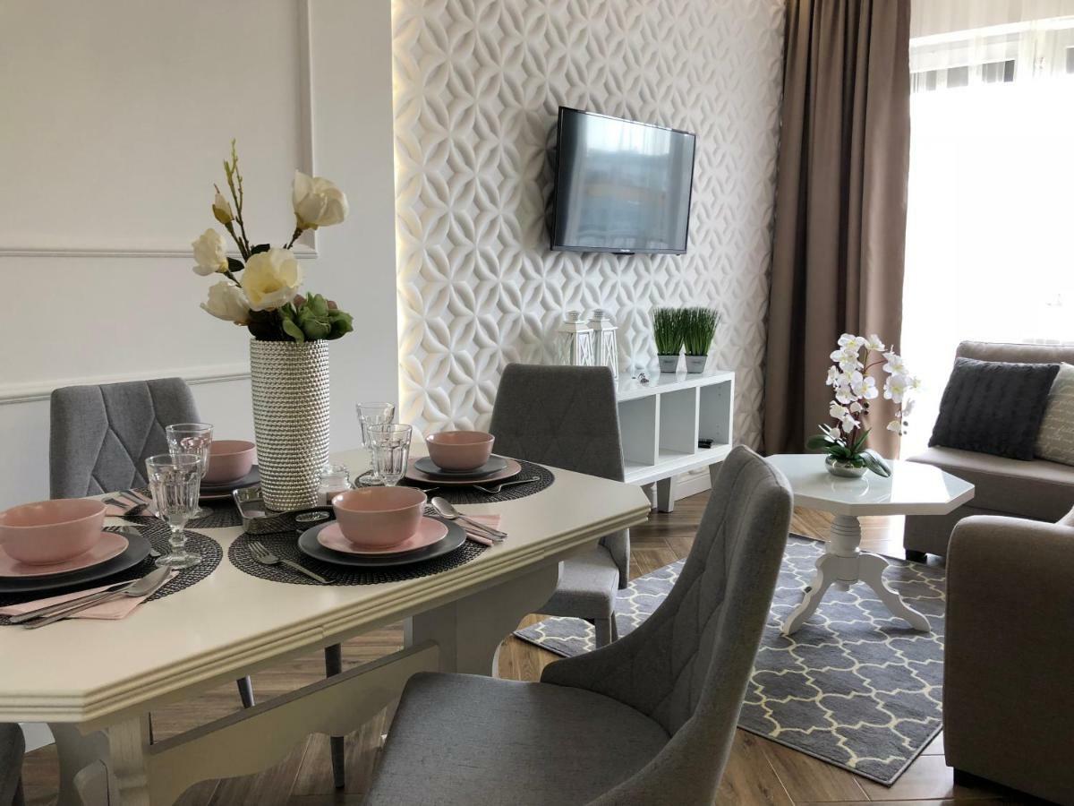 Family & Business Elegant Apartments Ul Warszawska - 2 Bedroom, Balcony, Parking Kielce Esterno foto
