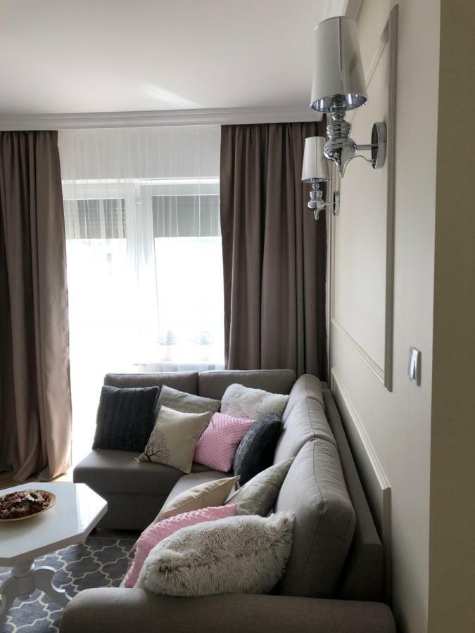 Family & Business Elegant Apartments Ul Warszawska - 2 Bedroom, Balcony, Parking Kielce Esterno foto