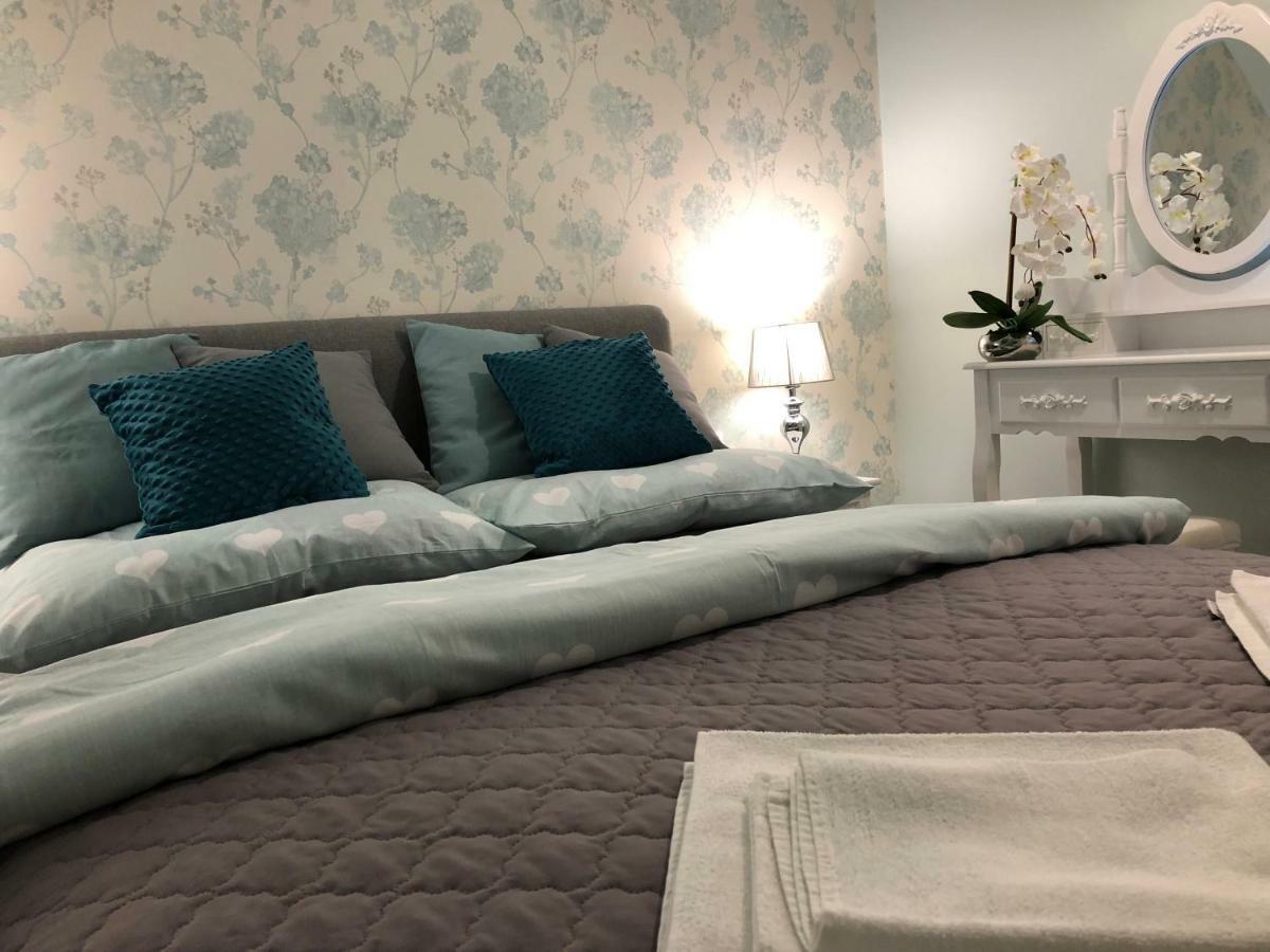 Family & Business Elegant Apartments Ul Warszawska - 2 Bedroom, Balcony, Parking Kielce Esterno foto
