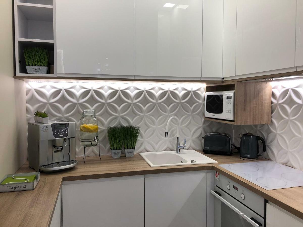 Family & Business Elegant Apartments Ul Warszawska - 2 Bedroom, Balcony, Parking Kielce Esterno foto