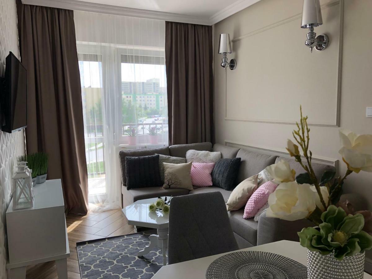 Family & Business Elegant Apartments Ul Warszawska - 2 Bedroom, Balcony, Parking Kielce Esterno foto